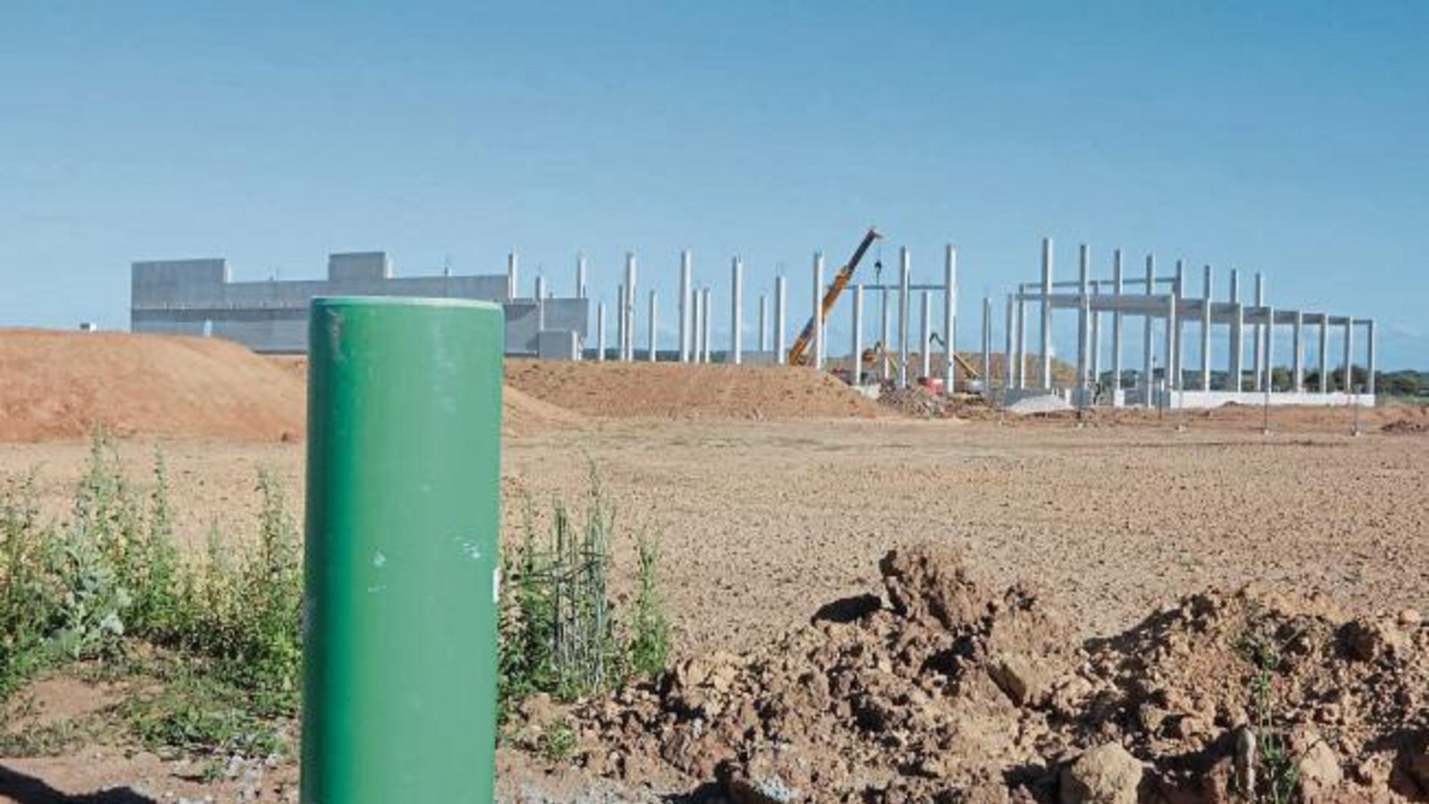 Süderweiterung des Eichwaldareals bei Sachsenheim: Es geht inzwischen schon in die Höhe. Hier entsteht ein Logistik- und Produktionszentrum des Immobilienkonzerns Segro als Gewerbepark.  Foto: Arning