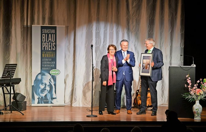 Monika Hirschle mit OB Frank Nopper und Wolfgang Wulz (rechts)<span class='image-autor'>Foto: Lg/Max Kovalenko</span>