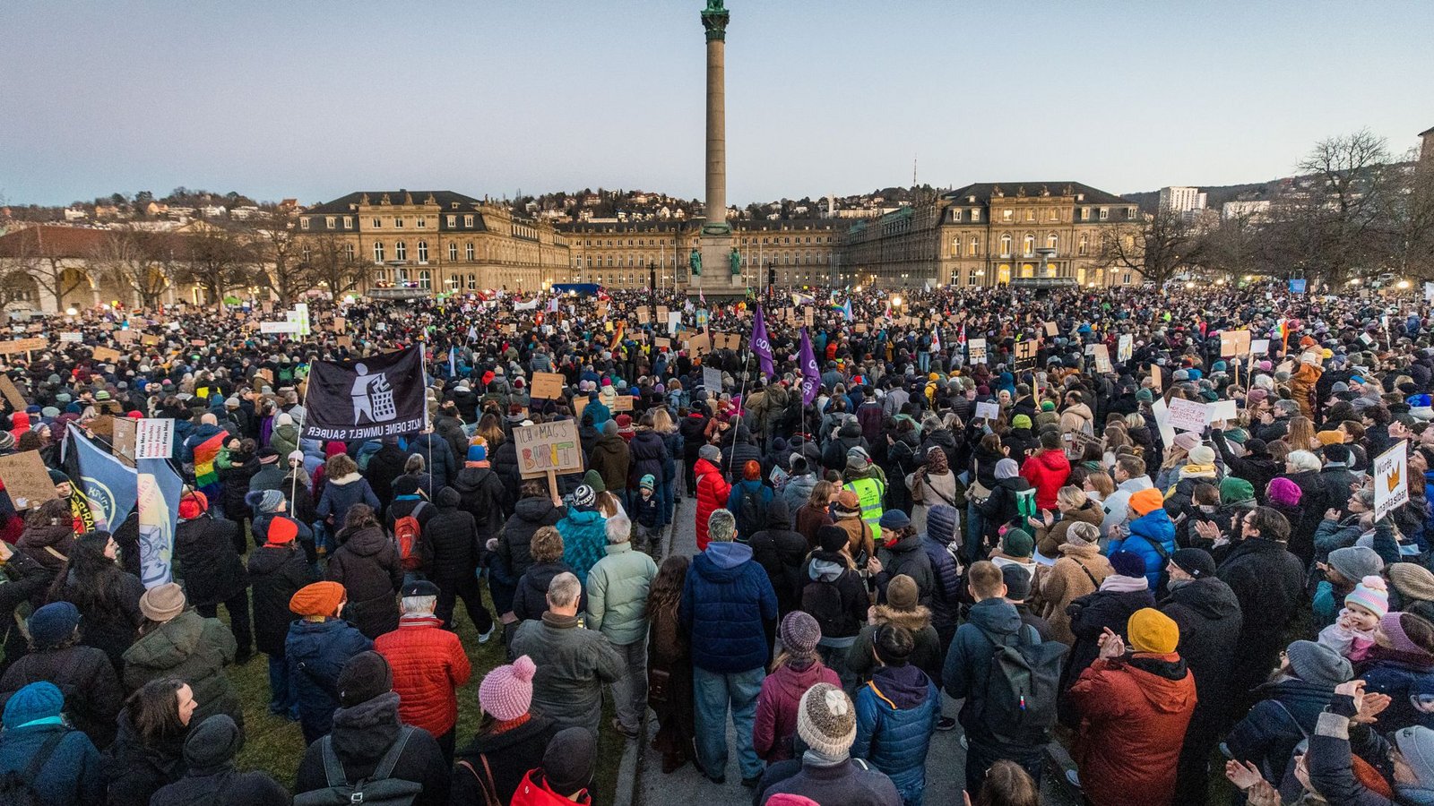 Zur Demonstration aufgerufen hatte ein Bündnis aus mehr als zwanzig Organisationen und Verbänden.Foto: Lichtgut/Christoph Schmidt Zur Demonstration aufgerufen hatte ein Bündnis aus mehr als zwanzig Organisationen und Verbänden.Foto: Lichtgut/Christoph Schmidt