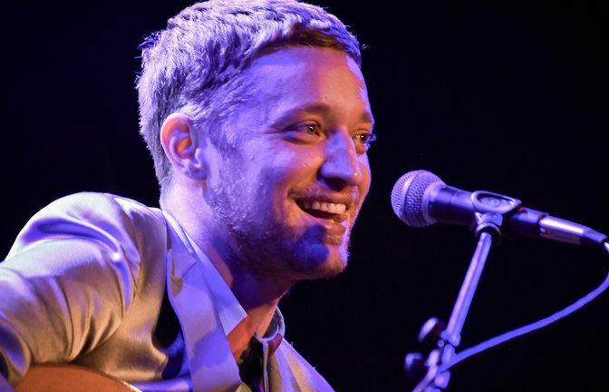 Sänger Maeckes mit Gitarre (Archivbild)<span class='image-autor'>Foto: Lichtgut - Ferdinando Iannone</span>