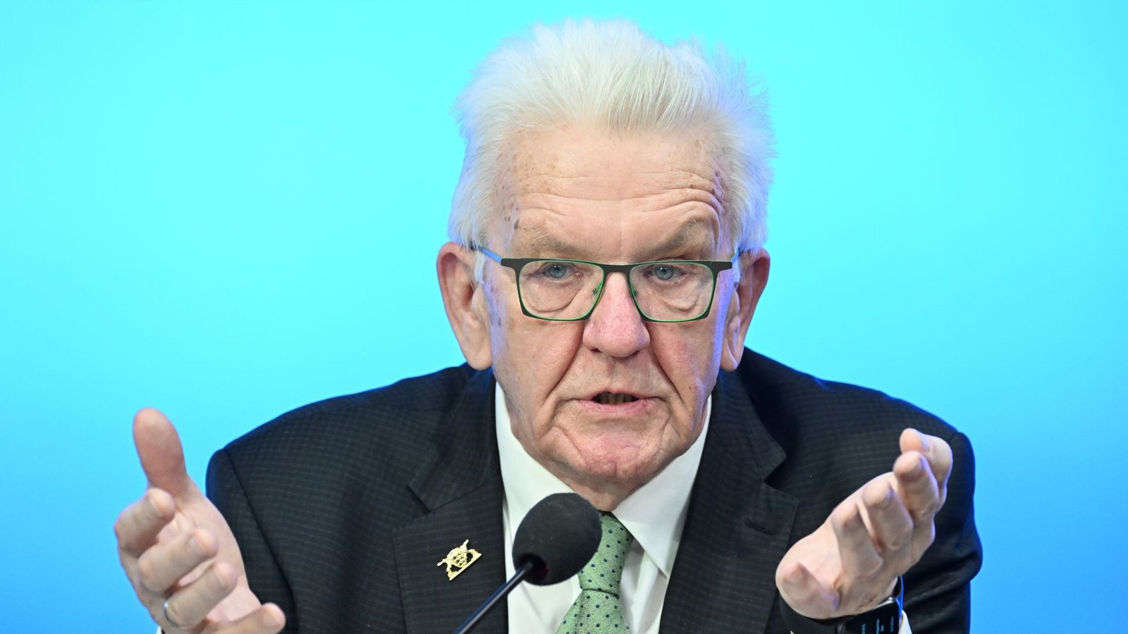 Ministerpräsident  Kretschmann will mit Forschungspolitik den Standort stärken.Foto: Bernd Weißbrod/dpa