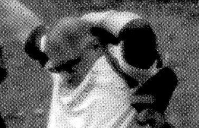 Pistole im Halfter: Paul-Ludwig U. bei einem Treffen der Gruppe. Kriminale des LKA ermittelten nicht, ob ihr Informant hier illegal eine scharfe Waffe trug.<span class='image-autor'>Foto: StN/StN</span>