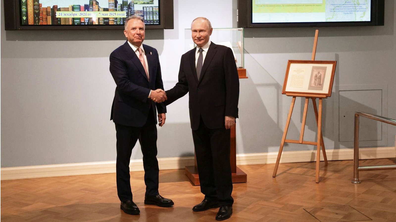 Glückloser US-Sondergesandter: Steve Witkoff (links) mit Wladimir PutinFoto: Imago/Kremlin Look