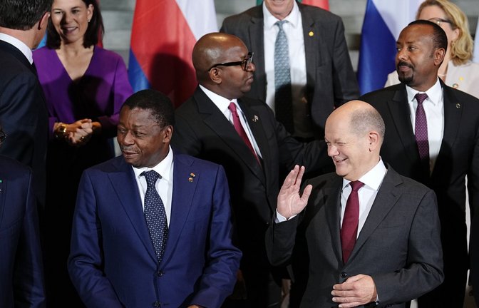 Olaf Scholz mit Staats- und Regierungschefs afrikanischer Länder beim „Compact with Africa“.<span class='image-autor'>Foto: dpa/Kay Nietfeld</span>