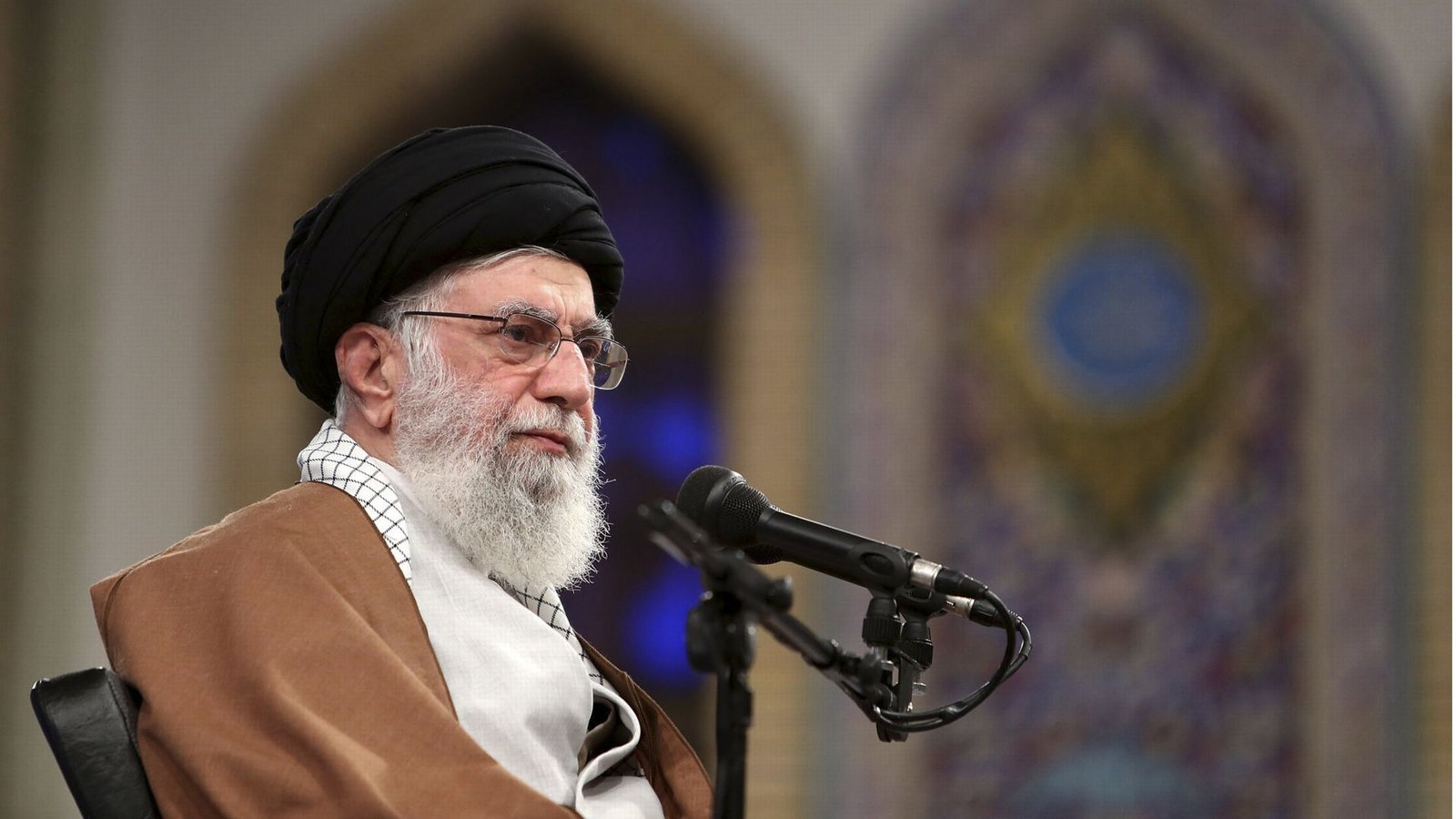 Irans Religionsführer Ali Chamenei tobt, hat aber politisch wenig Optionen.Foto: AP Irans Religionsführer Ali Chamenei tobt, hat aber politisch wenig Optionen.Foto: AP