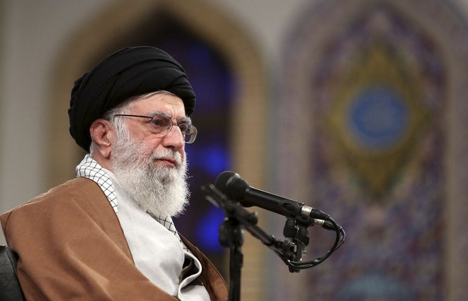 Irans Religionsführer Ali Chamenei tobt, hat aber politisch wenig Optionen.<span class='image-autor'>Foto: AP</span>