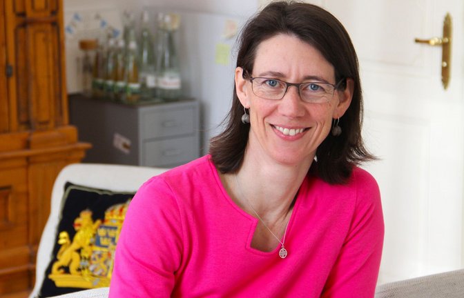 Bettina Gräfin Bernadotte hat ihr Arbeitszimmer im Schloss auf der Mainau. Ihr Büro ist eher schlicht, ganz ohne Schnörkel und Krönchen.<span class='image-autor'>Foto: Uli Fricker</span>