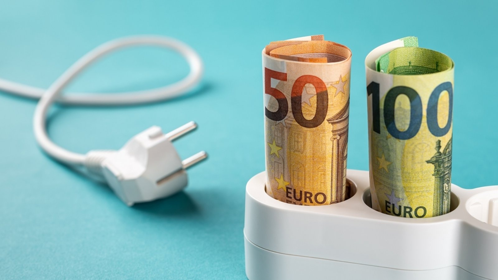 Steuern und Abgaben machen einen großen Teil des Strompreises aus.Foto: Maryia_K / shutterstock.com