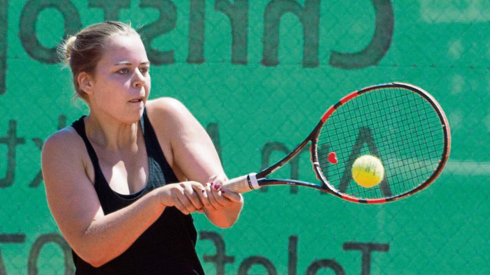 Mona Max hat mit dem TC Sersheim zwar das letzte Saisonspiel verloren. Ausschlaggebend war das aber nicht mehr. Foto: Leitner