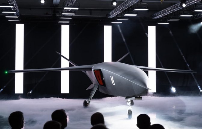 Waffensysteme mit künstlicher Intelligenz (KI) sind mittlerweile allgegenwärtig. Wie hat sich die Kriegsführung seitdem verändert? (Symbolfoto)<span class='image-autor'>Bihlmayer, Michael /actionpress</span>