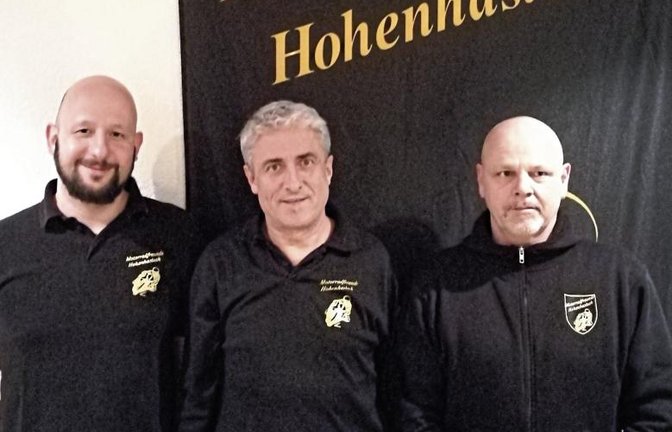Vorsitzender Erich Wörz (Mitte) mit dem bisherigen zweiten Vorsitzenden Ruben Müller (links) und dem neuen Stellvertreter Ingolf Gröner. Foto: p