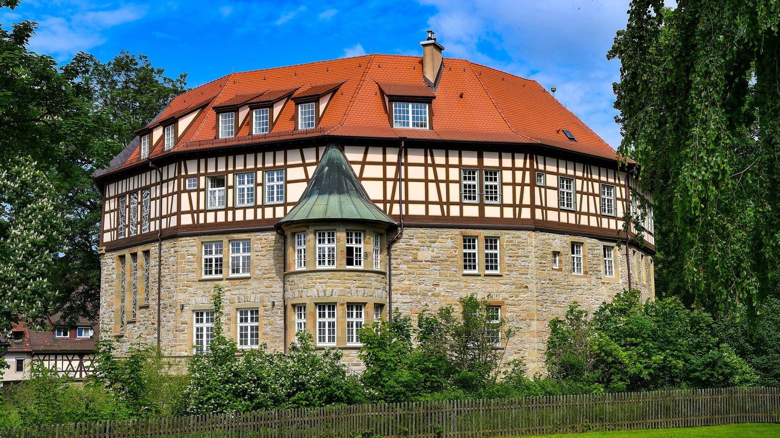 Nach dem Beschluss des Gemeinderats werden zwei neue Stellen, die zuvor mit einem Sperrvermerk versehen waren, bei der Sachsenheimer Stadtverwaltung geschaffen.  Foto: Kalb