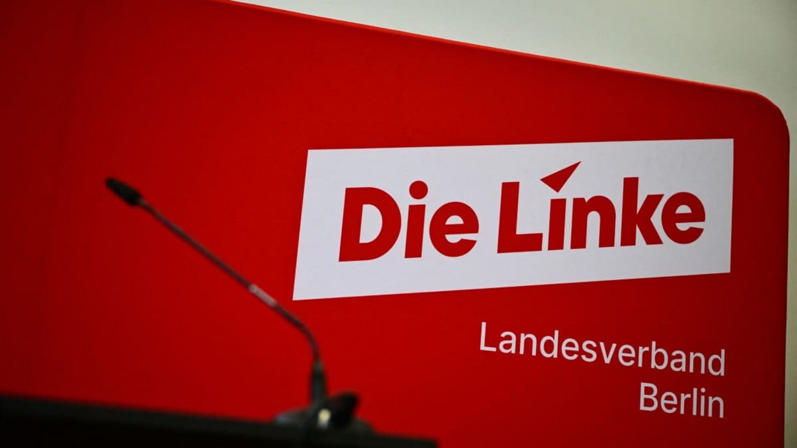 Nachdem die Linke ein eigenes Papier gegen Antisemitismus vorgestellt hat, stoppen Grüne und SPD die Sondierungsgespräche in Berlin. Wie geht es jetzt weiter?Sebastian Gollnow/dpa