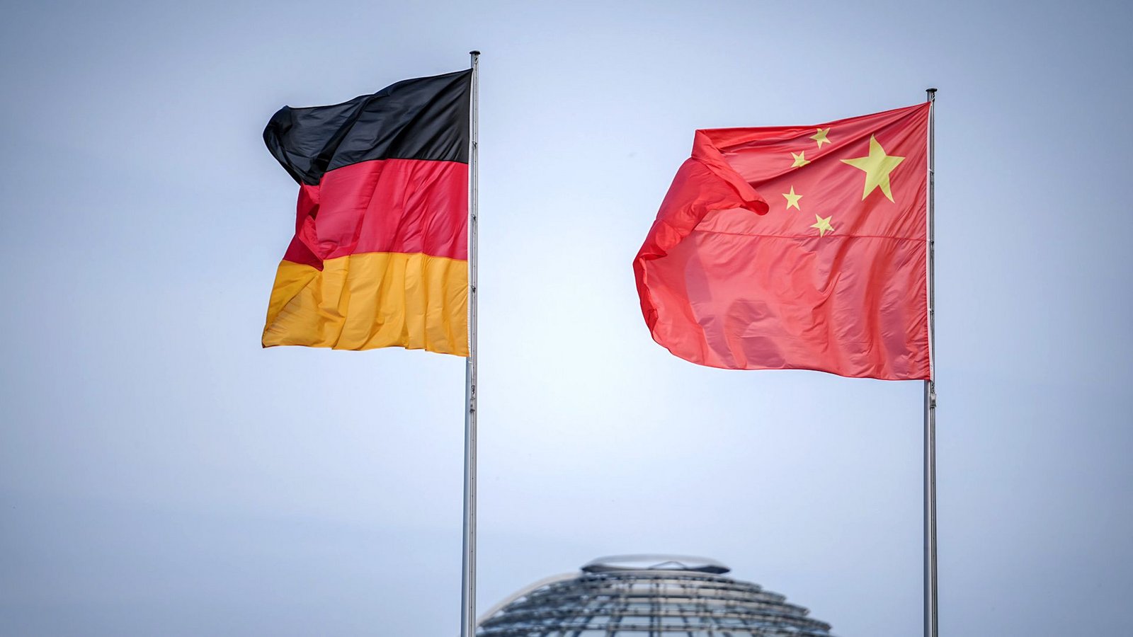 2023 war die chinesische Regierung in Berlin, nun fliegt der Kanzler nach China.Foto: Kay Nietfeld/dpa 2023 war die chinesische Regierung in Berlin, nun fliegt der Kanzler nach China.Foto: Kay Nietfeld/dpa