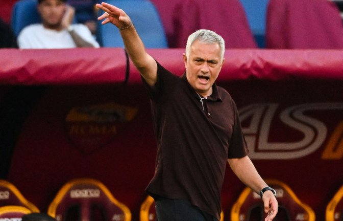 Jose Mourinho ist derzeit nicht nur im Stadion zu sehen.<span class='image-autor'>Foto: AFP/ANDREAS SOLARO</span>
