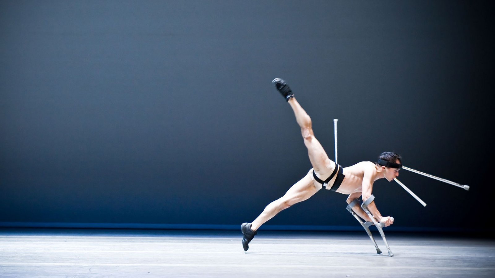 Befreiung oder Gefängnis? Marie Chouinard denkt in „Body Remix/Remix“ über das Verhältnis des Tanzes zum Körper nach.Foto: Sylvie-Ann Paré