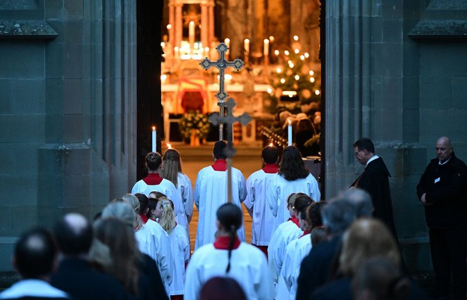 Bei einem ökumenischen Trauergottesdienst haben Hunderte Abschied von Max Markgraf von Baden genommen.<span class='image-autor'>Foto: dpa/Bernd Weißbrod</span>