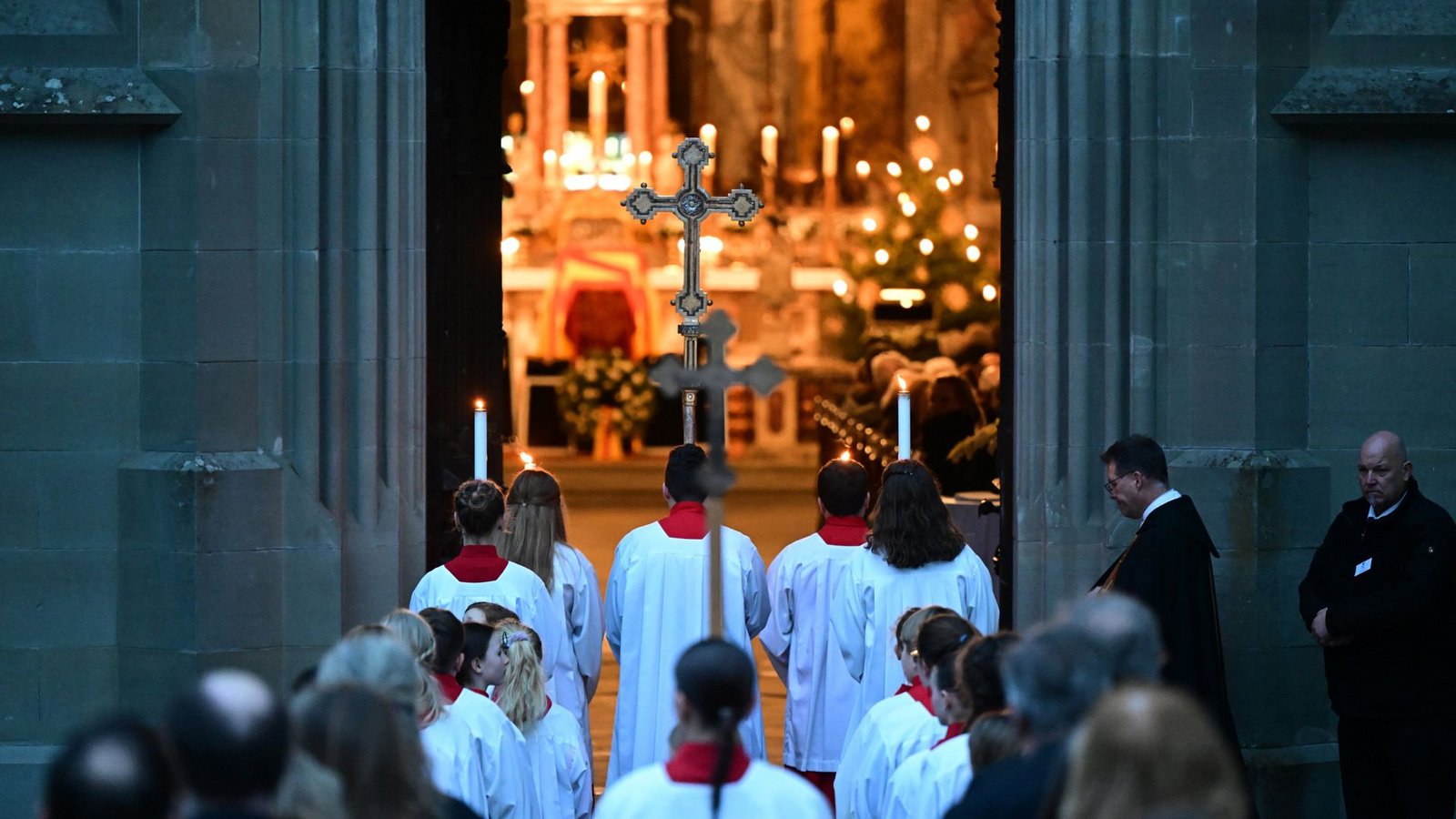 Bei einem ökumenischen Trauergottesdienst haben Hunderte Abschied von Max Markgraf von Baden genommen.Foto: dpa/Bernd Weißbrod Bei einem ökumenischen Trauergottesdienst haben Hunderte Abschied von Max Markgraf von Baden genommen.Foto: dpa/Bernd Weißbrod