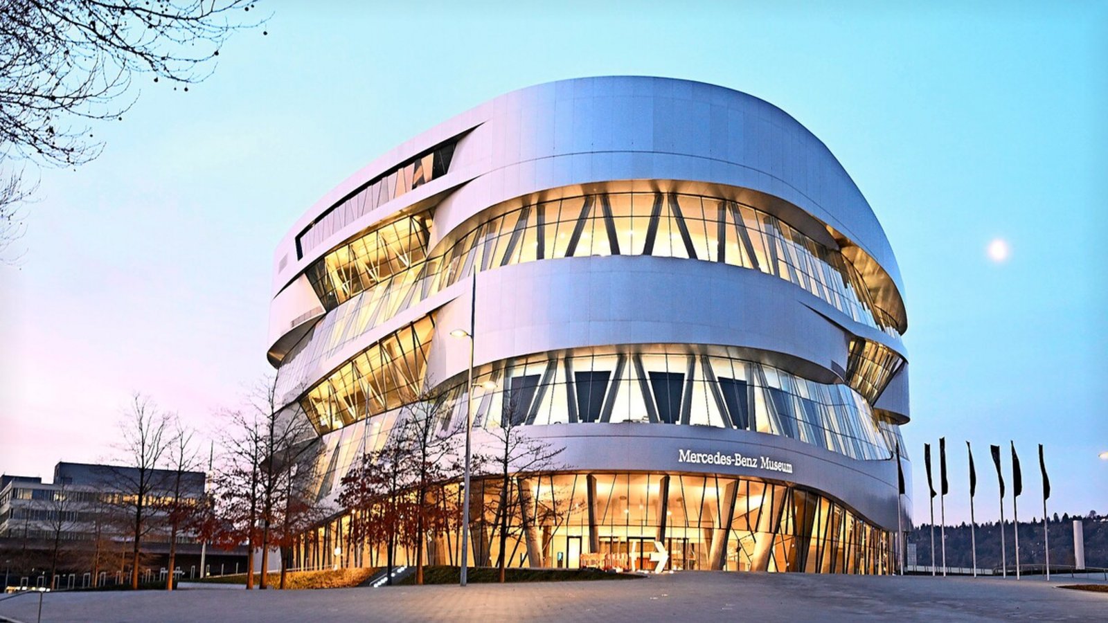 Neuer Publikumsrekord: Das Mercedes-Benz-Museum empfing 882 422 Besucher (2023: 800 245) aus 162 Ländern.Foto: dpa/Bernd Weißbrod Neuer Publikumsrekord: Das Mercedes-Benz-Museum empfing 882 422 Besucher (2023: 800 245) aus 162 Ländern.Foto: dpa/Bernd Weißbrod