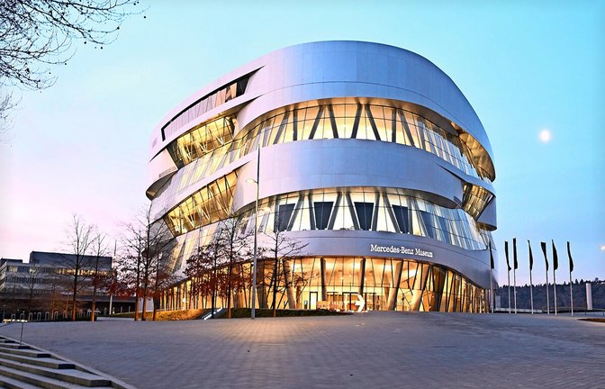 Neuer Publikumsrekord: Das Mercedes-Benz-Museum empfing 882 422 Besucher (2023: 800 245) aus 162 Ländern.<span class='image-autor'>Foto: dpa/Bernd Weißbrod</span>
