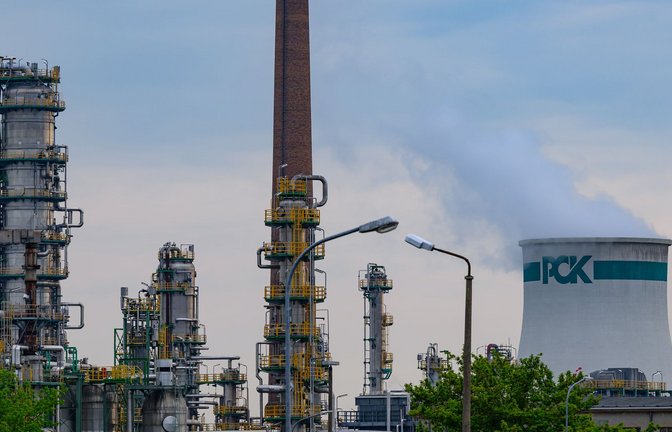 Der Bund verlängert die Beschäftigungsgarantie für die Raffinerie in Schwedt um ein halbes Jahr.<span class='image-autor'>Foto: Patrick Pleul/dpa</span>