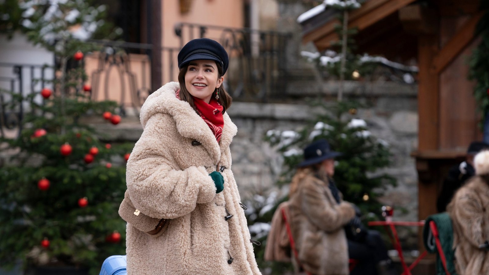 Lily Collins als Emily Cooper in der 4. Staffel von „Emily in Paris“.Foto: STEPHANIE BRANCHU/NETFLIX Lily Collins als Emily Cooper in der 4. Staffel von „Emily in Paris“.Foto: STEPHANIE BRANCHU/NETFLIX