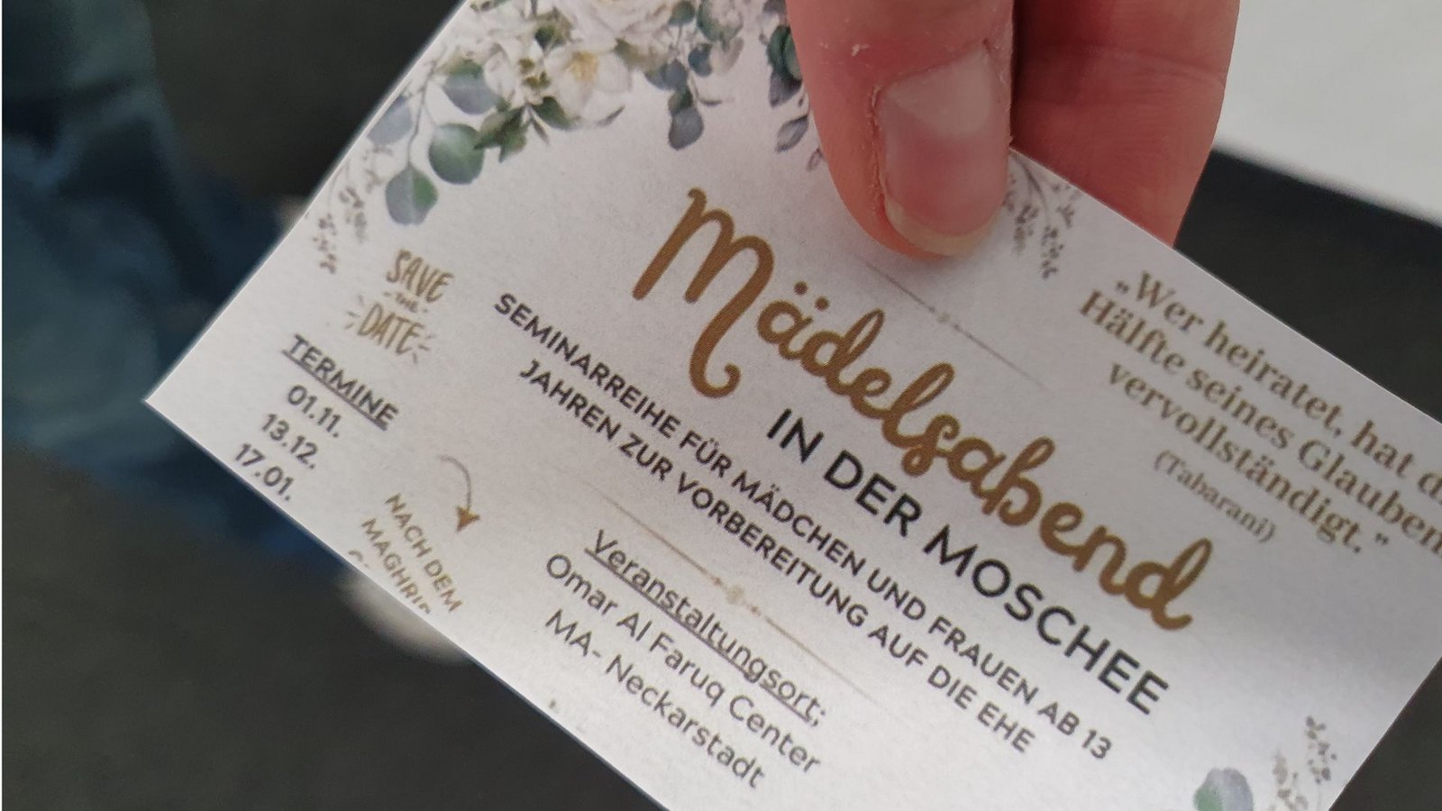 Gestaltet wie eine Hochzeitseinladung: der Mädelsabend in Mannheim.Foto: /Wein