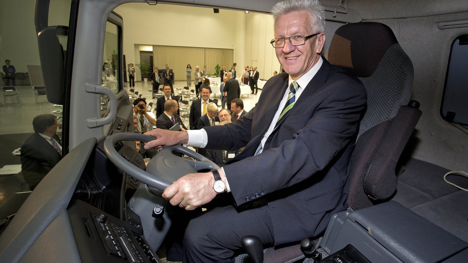 Der Ministerpräsident steuert das Land, ein Auto hingegen eher selten.Foto: dpa