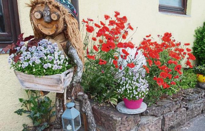 Diesen schönen Blumengruß hat Erwin Lorch in der Hauptstraße in Häfnerhaslach entdeckt.