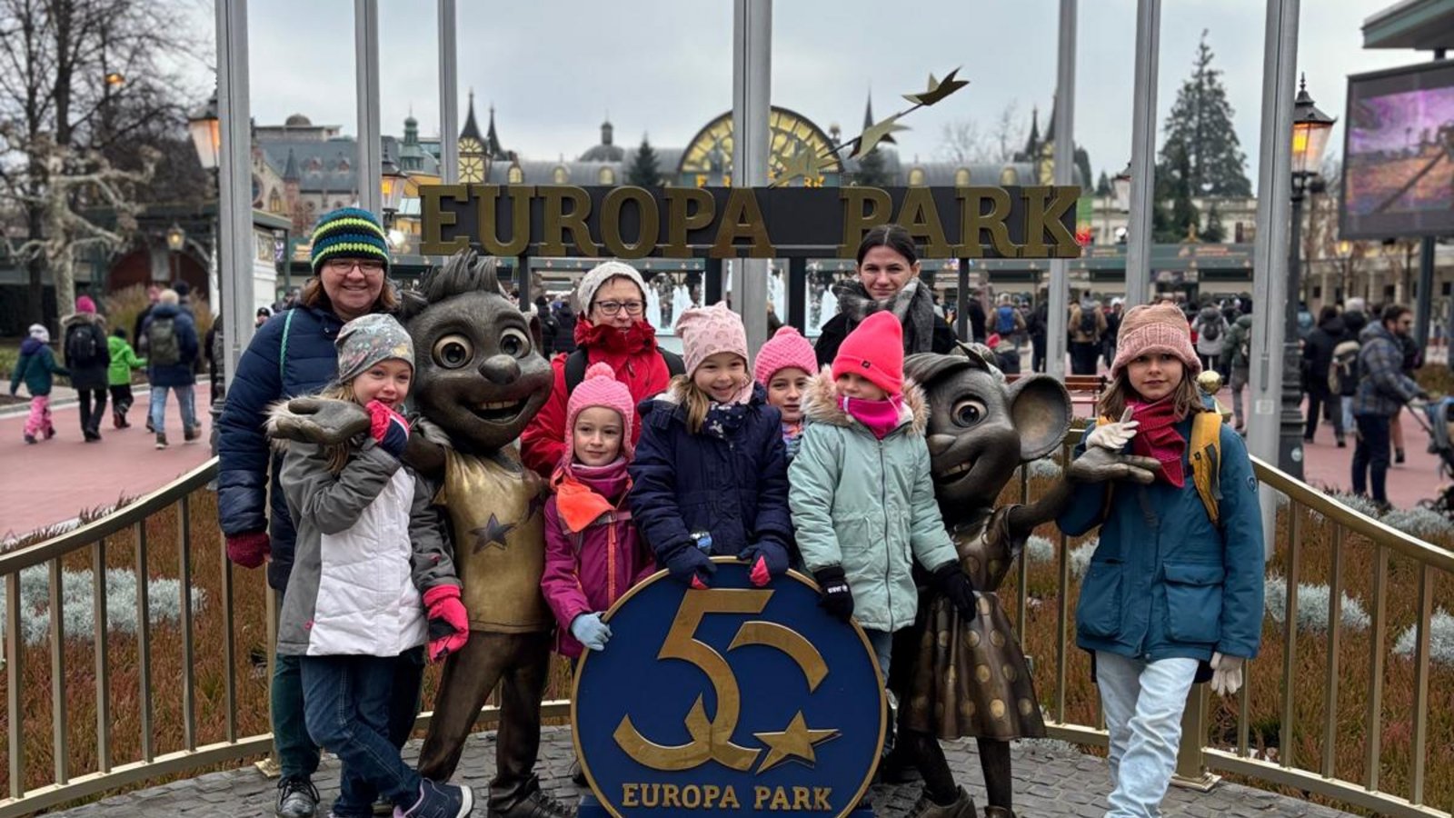 Die Gäste aus Sersheim hatten viel Spaß im Europa-Park. Foto: p