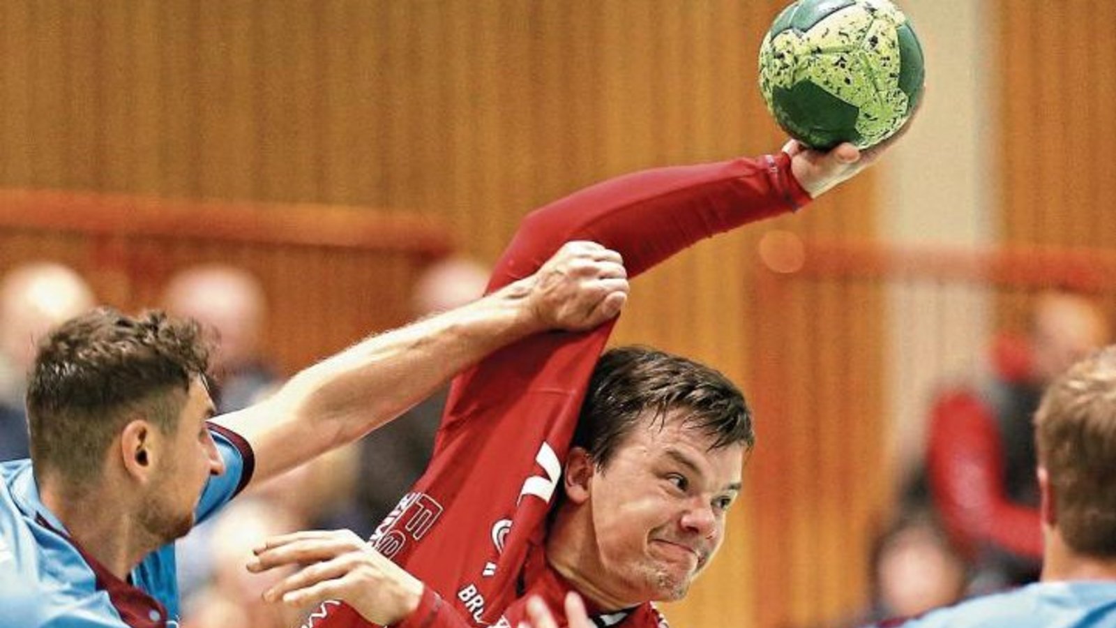 Wie oft der HC Metter-Enz (Mitte: Ralf Taubert) in seinem letzten Vorbereitungsspiel die Lücke finden wird, lässt sich heute ab 20 Uhr live in Sachsenheim beobachten. Foto: Küppers Wie oft der HC Metter-Enz (Mitte: Ralf Taubert) in seinem letzten Vorbereitungsspiel die Lücke finden wird, lässt sich heute ab 20 Uhr live in Sachsenheim beobachten. Foto: Küppers