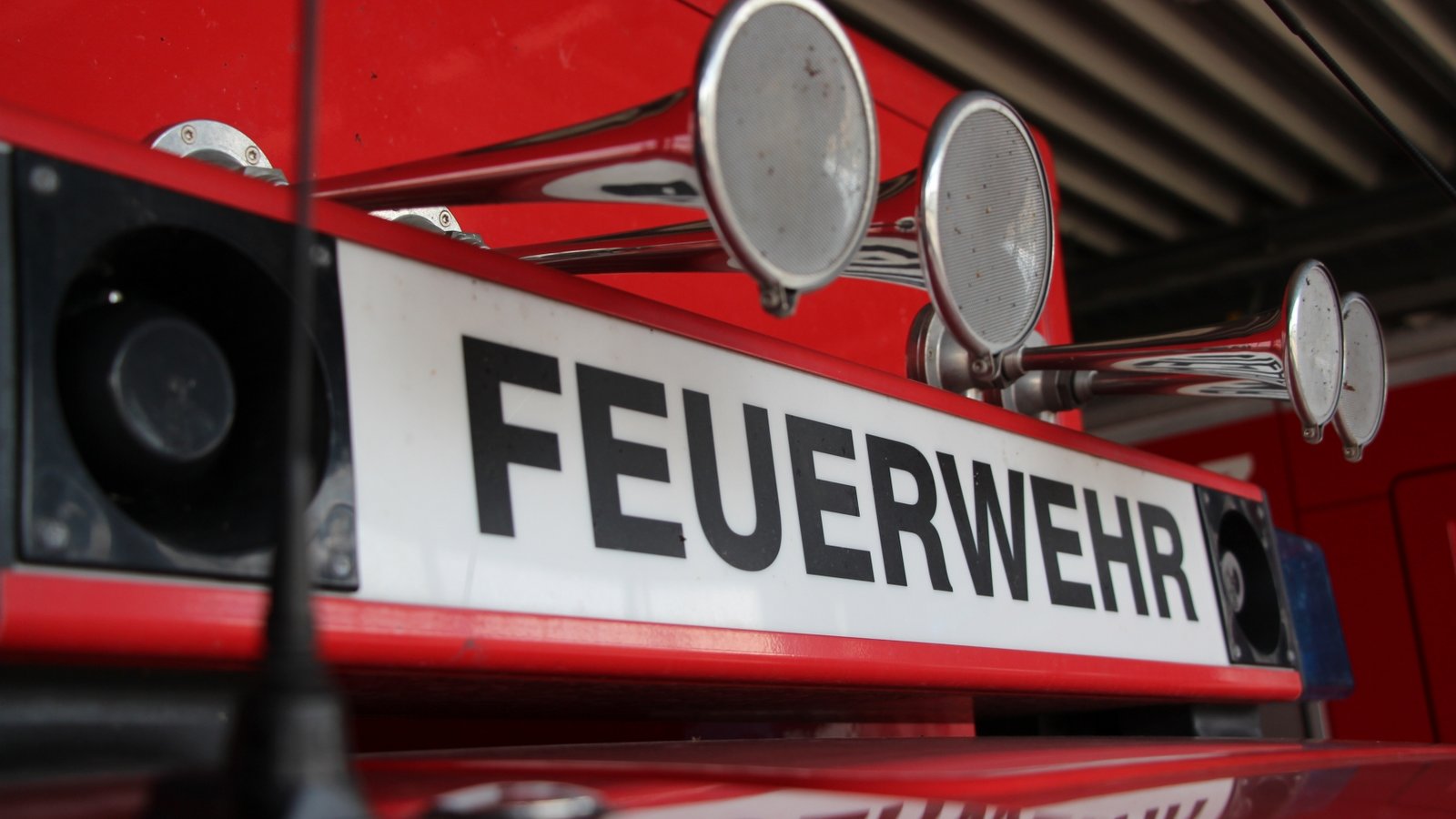 Die Feuerwehr kann im Notfall auch über Lautsprecherdurchsagen informieren.