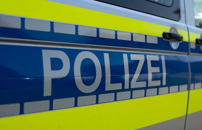Die Polizei sucht Zeugen. (Symbolbild)<span class='image-autor'>Foto: IMAGO/Fotostand/IMAGO/Fotostand / Gelhot</span>