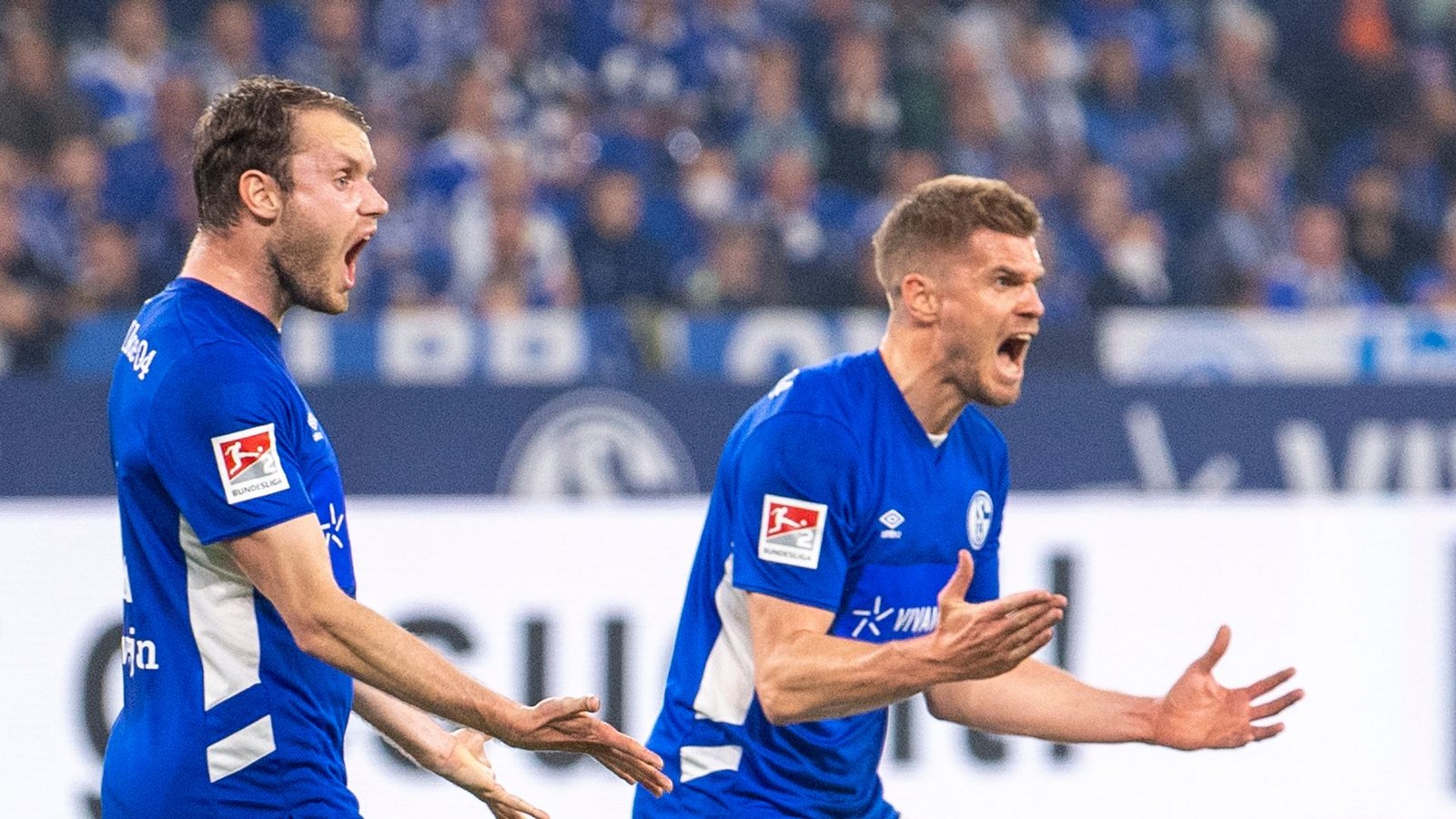 Der FC Schalke 04 spielt in der nächsten Saison wieder in der Bundesliga.Foto: David Inderlied/dpa
