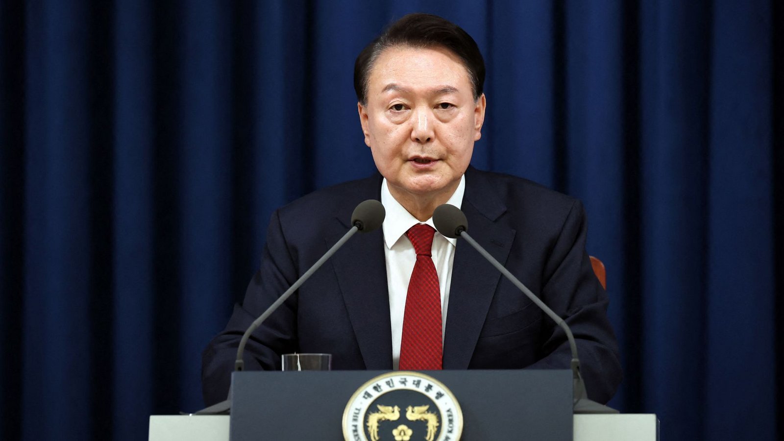 Südkoreas Präsident Yoon Suk Yeol rief erst das Kriegsrecht aus, um es wenige Stunden später wieder aufzuheben.Foto: AFP/HANDOUT Südkoreas Präsident Yoon Suk Yeol rief erst das Kriegsrecht aus, um es wenige Stunden später wieder aufzuheben.Foto: AFP/HANDOUT