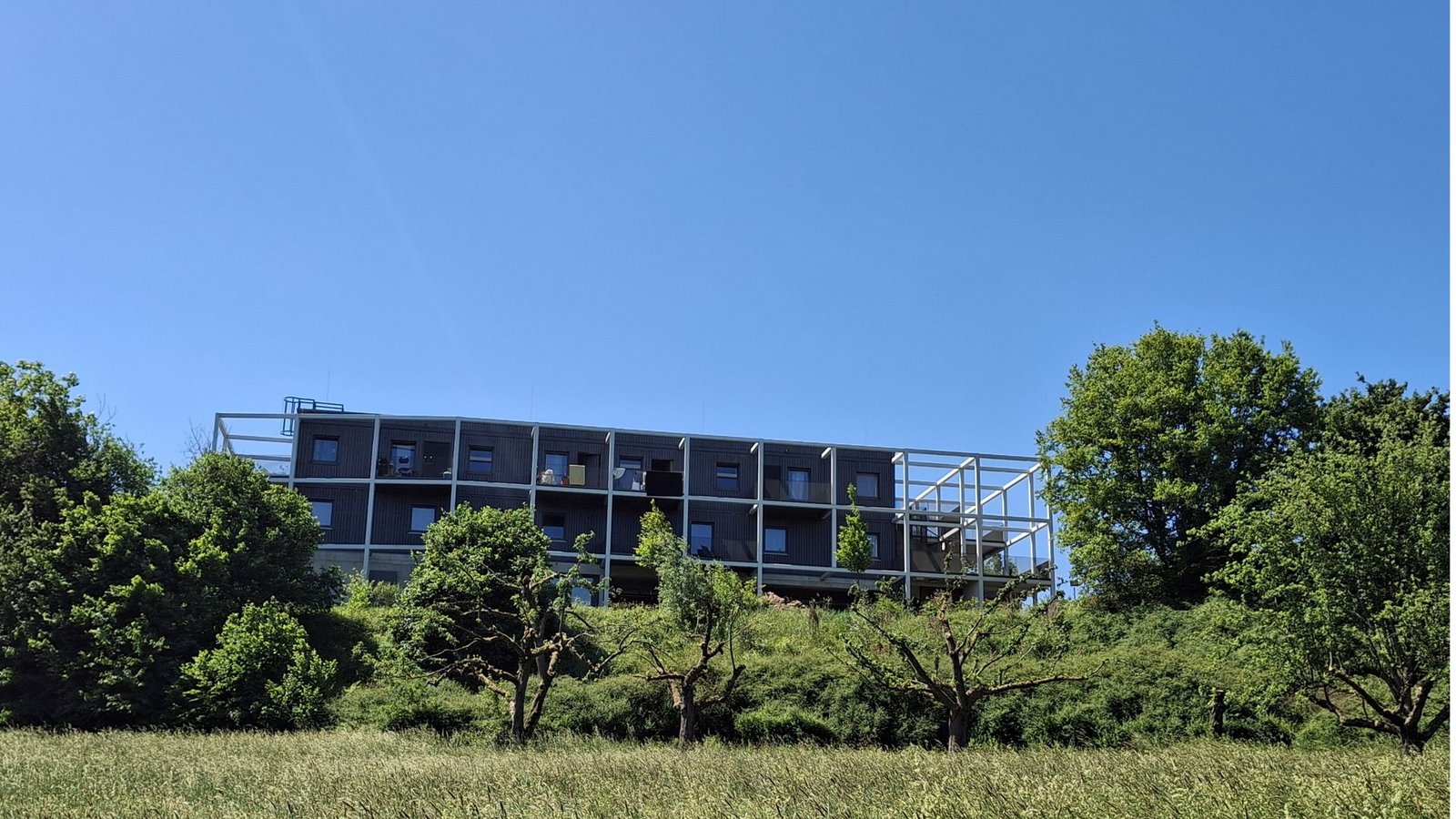 Atelier Kaiser Shen aus Stuttgart haben mit dem Entwurf für ein flexibel umnutzbaren Geflüchtetenheim im Kreis Böblingen beeindruckt.Foto: STZN/Nicole Golombek