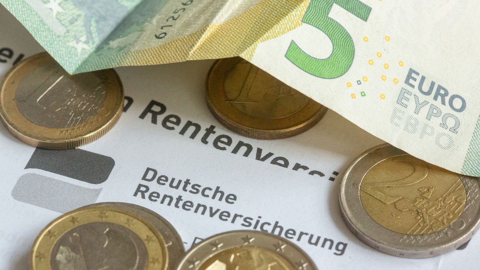 Bei der Rente sollen die Weichen grundsätzlich neu justiert werden. (Symbolbild)Foto: Fernando Gutierrez-Juarez/dpa Bei der Rente sollen die Weichen grundsätzlich neu justiert werden. (Symbolbild)Foto: Fernando Gutierrez-Juarez/dpa