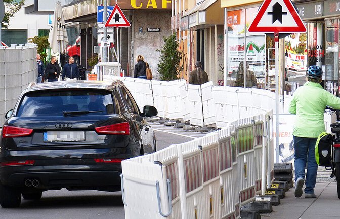 Der Platz ist sehr eng in der Esslinger Straße. Für Laufkundschaft macht dies das Bohnenviertel unattraktiv.<span class='image-autor'>Foto: Alexander Müller</span>