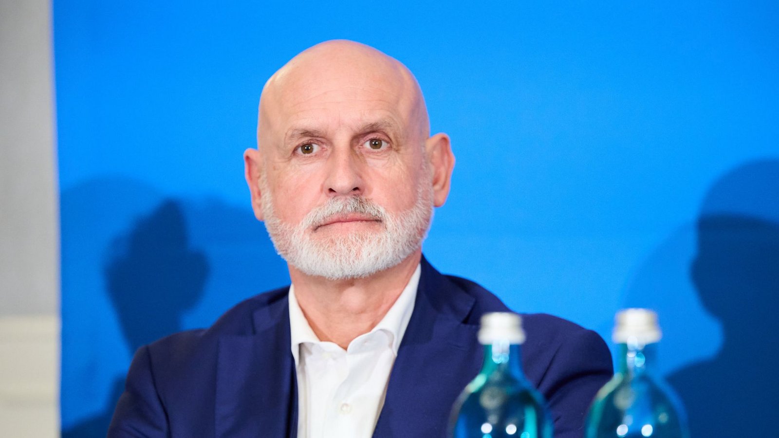 Dringt auf Modernisierung der Besoldung: Volker Geyer vom BeamtenbundFoto: dpa Dringt auf Modernisierung der Besoldung: Volker Geyer vom BeamtenbundFoto: dpa
