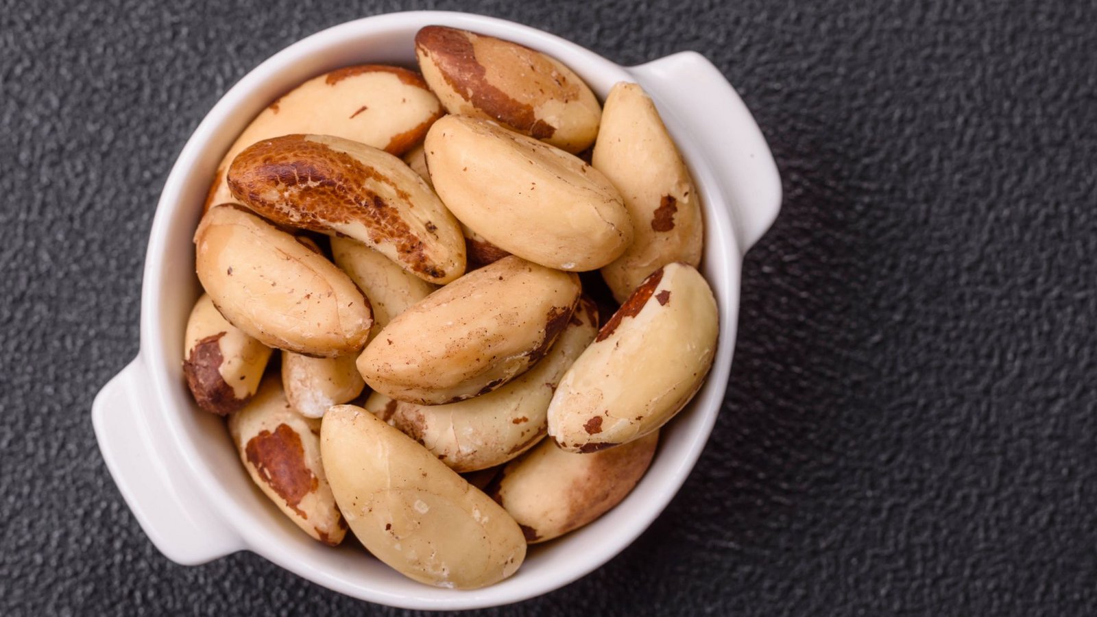 Superfood: Köstliche, nahrhafte Paranüsse in Keramikschale.Foto: Imago/Zoonar Superfood: Köstliche, nahrhafte Paranüsse in Keramikschale.Foto: Imago/Zoonar