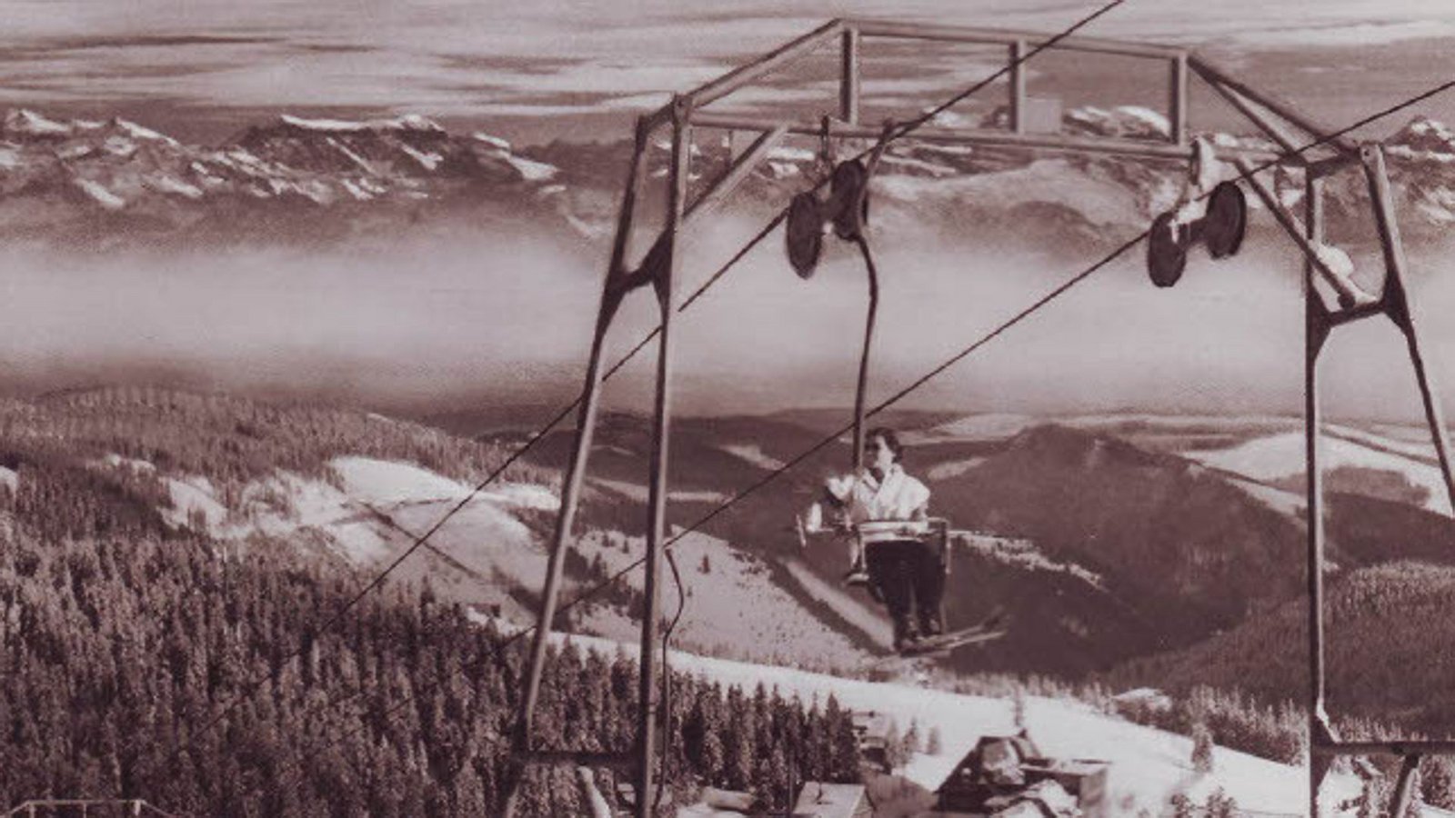Dunkle Tannen, Alpenkette: Erst seit den 1950er Jahren wird auf dem Feldberg im großen Stil Wintersport betrieben.Foto: Schwarzwälder Skimuseum Hinterzarten Dunkle Tannen, Alpenkette: Erst seit den 1950er Jahren wird auf dem Feldberg im großen Stil Wintersport betrieben.Foto: Schwarzwälder Skimuseum Hinterzarten