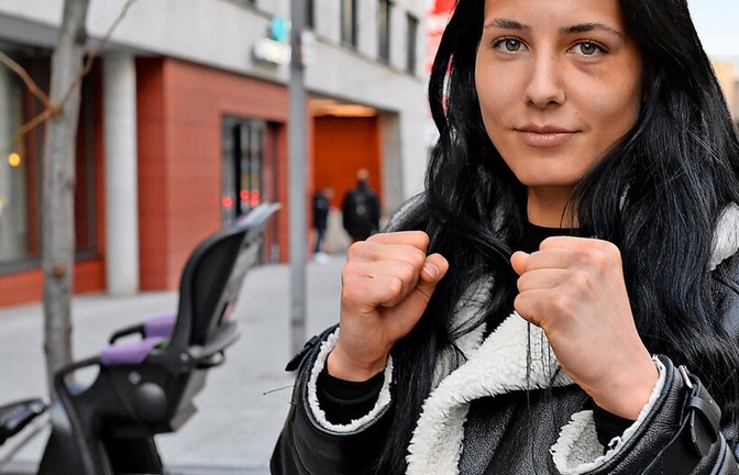 Das blaue Auge macht ihr nichts aus: Alina „Iron Fist“ Dalaslan ist professionelle MMA-Kämpferin aus Stuttgart. Das blaue Auge macht ihr nichts aus: Alina „Iron Fist“ Dalaslan ist professionelle MMA-Kämpferin aus Stuttgart.<span class='image-autor'>Foto: /Erdem Gökalp</span>