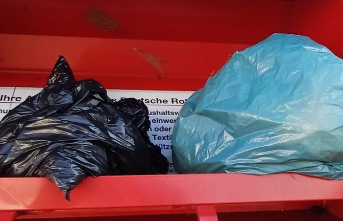 Viele Altkleidercontainer quellen über oder sind abgebaut.  Archivfoto: VKZ/Rücker