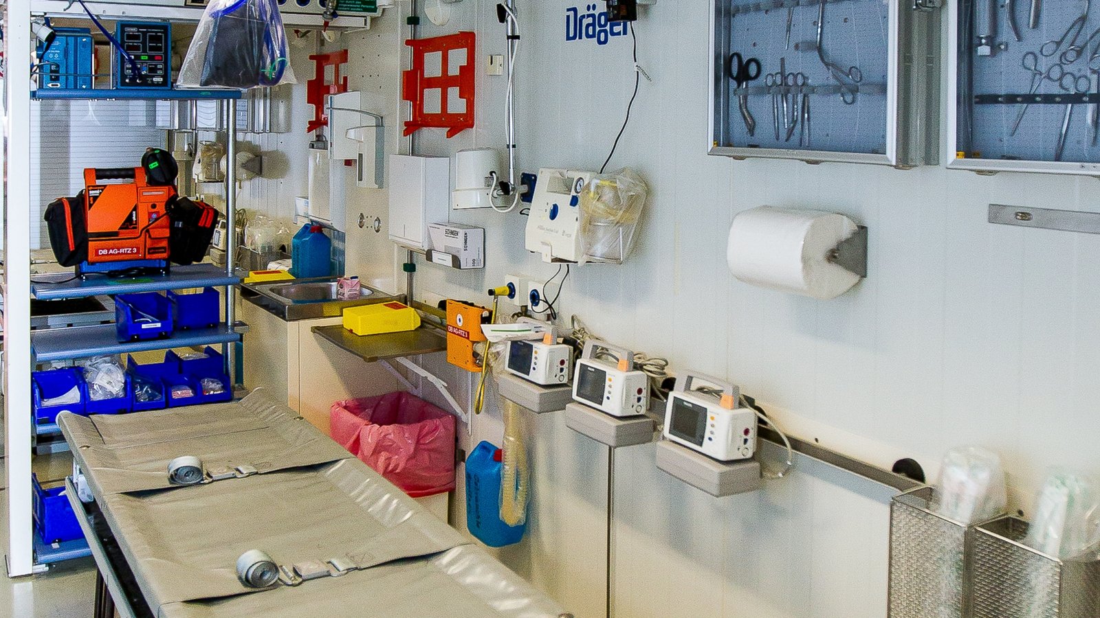Der Sanitätswagen bietet Platz für 34 Liegend-Patienten. Der Sanitätswagen bietet Platz für 34 Liegend-Patienten.