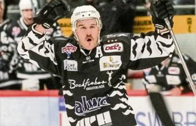 Marcus Sommerfeld stellte mit seinem Treffer zum 5:3 Anfang des dritten Drittels endgültig die Weichen auf Sieg für die Bietigheim Steelers in Kaufbeuren. Foto: Archiv/Simecek