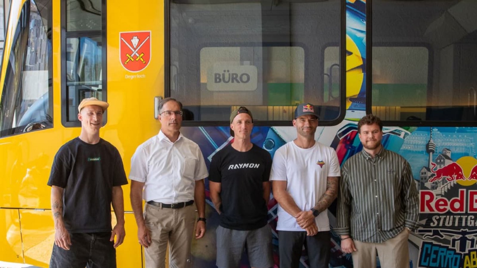 Downhill: Urban-MTB-Downhill-Event in Stuttgart – das erste in Deutschland dieser Art. Auf das Rennspektakel freuen sich Jasper Jauch vom Veranstalter Red Bull, Bürgermeister Clemens Maier, Johannes Fischbach, Tomáš Slavík und Fahrradbeauftragter Jonas Marwein (von links).Christian Hass