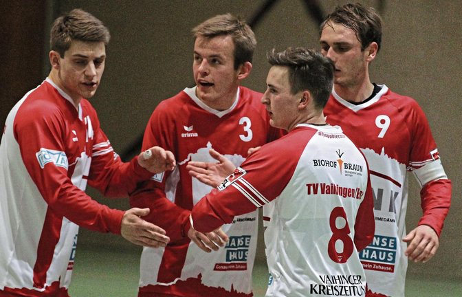 Jakob Kilpper, Nils Hantke sowie Jacob und Jaro Jungclaussen (von links) bejubeln den sechsten Sieg im siebten Saisonspiel. Foto: Archiv/Nachreiner