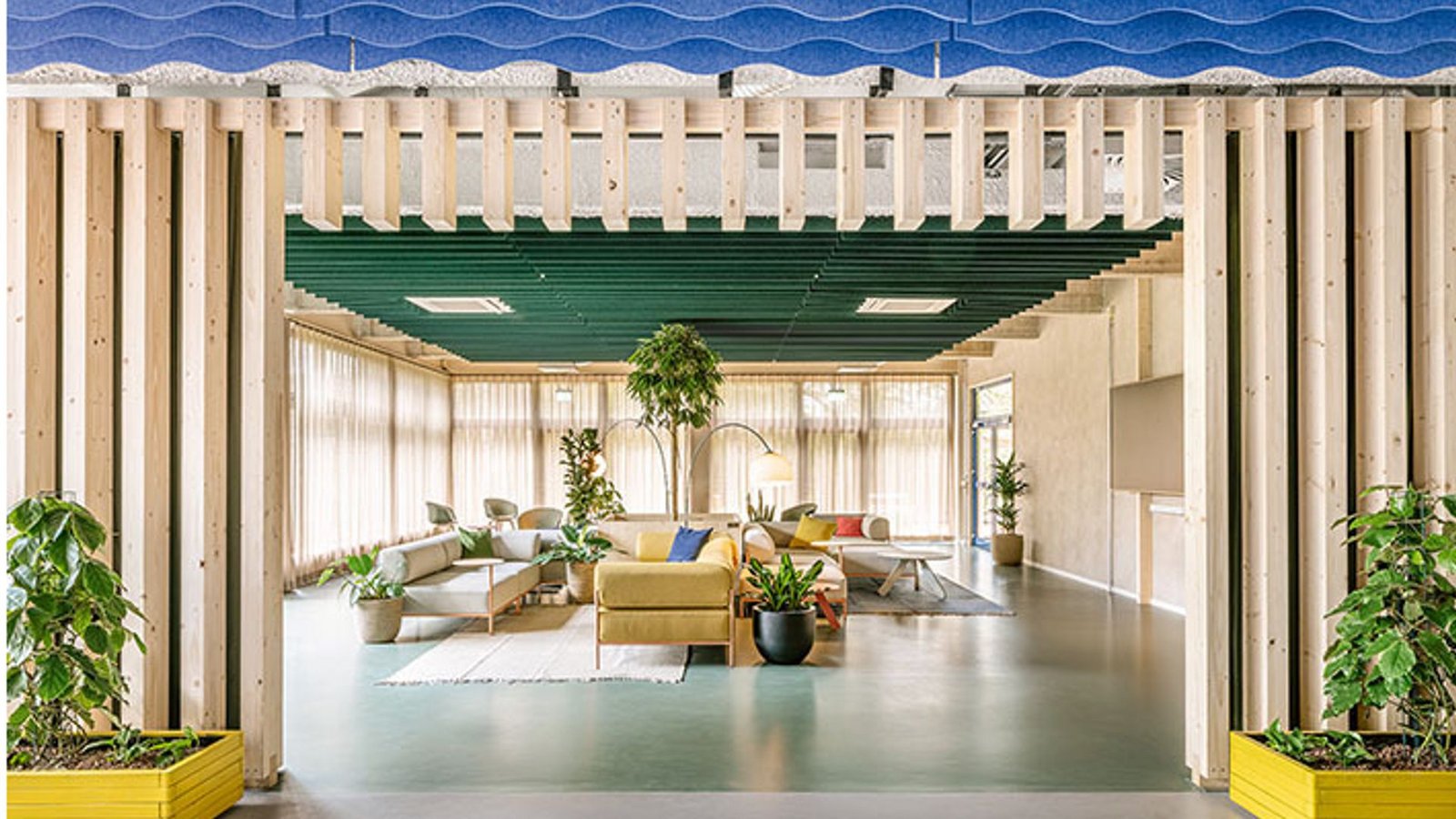 Erst Schwimmbad, jetzt Arbeitsraum für alle. Projekte auch von Stuttgarter Innenarchitektinnen finden sich im  Bildband  „Umbauwende“.Foto: Magdalena Gruber