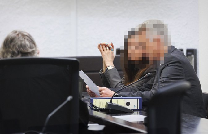 Eine Aufnahme aus dem Prozess gegen den baden-württembergischen Polizeiinspekteur



Foto:
Julian Rettig /<span class='image-autor'>Foto: Lichtgut/Julian Rettig</span>