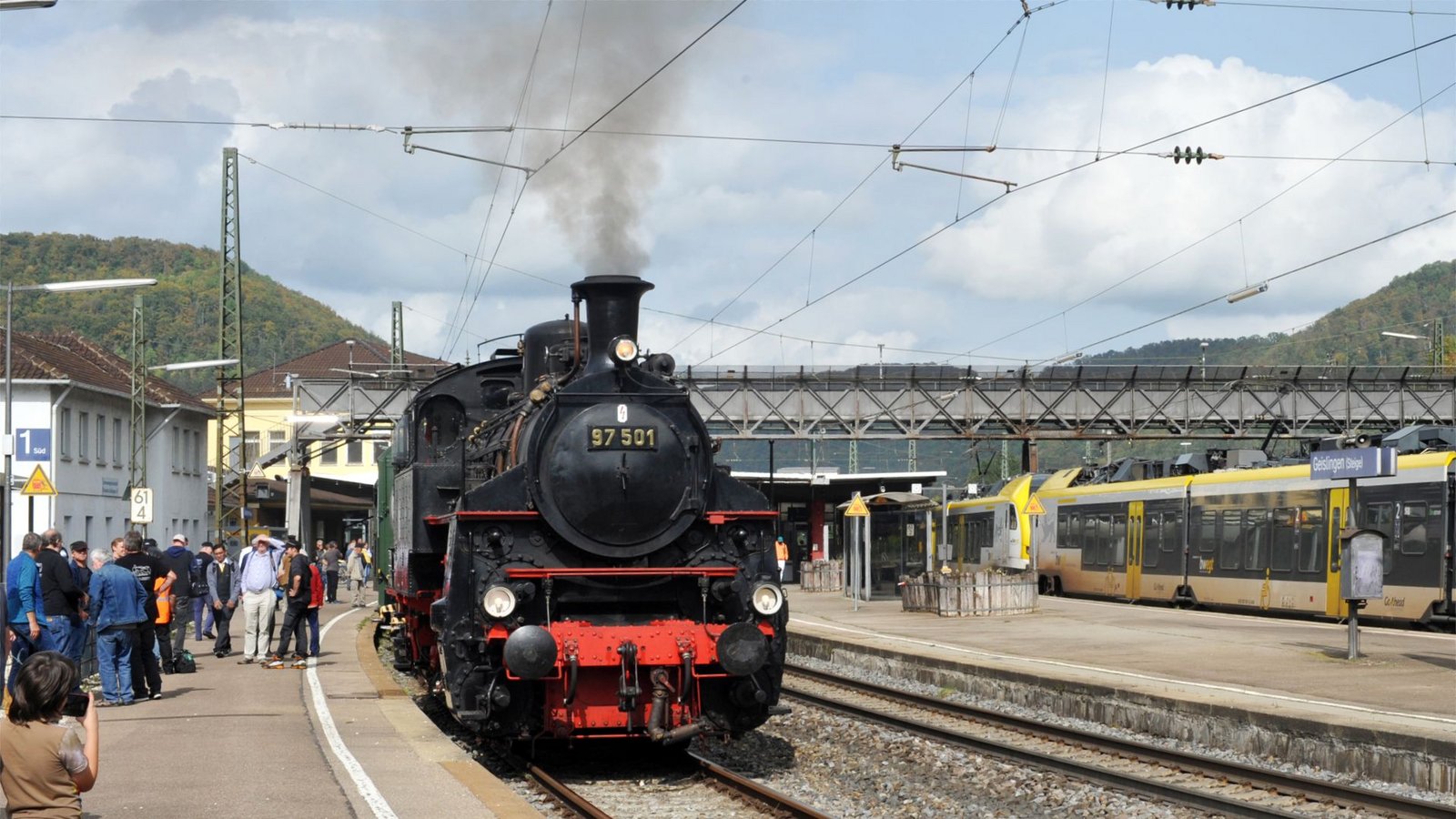 So wie hier wird die Steilstreckenlok der Baureihe 97 Ende Juni wieder vom Bahnhof Geislingen auf die Alb hinauf dampfen.Foto: UEF Eisenbahn-Verkehrsgesellschaft So wie hier wird die Steilstreckenlok der Baureihe 97 Ende Juni wieder vom Bahnhof Geislingen auf die Alb hinauf dampfen.Foto: UEF Eisenbahn-Verkehrsgesellschaft